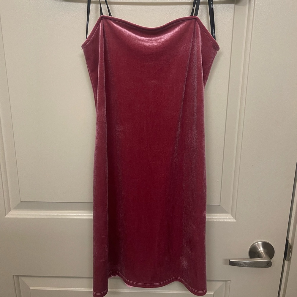 Forever 21 pink VELVET MINI DRESS. SIZE SMALL